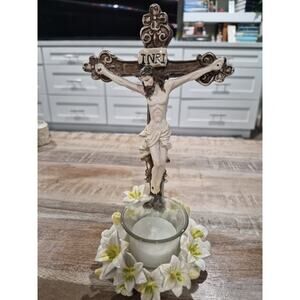 Passion of Jesus Christ On The Cross Faux Wood Look with Candle 10 Inch Tall